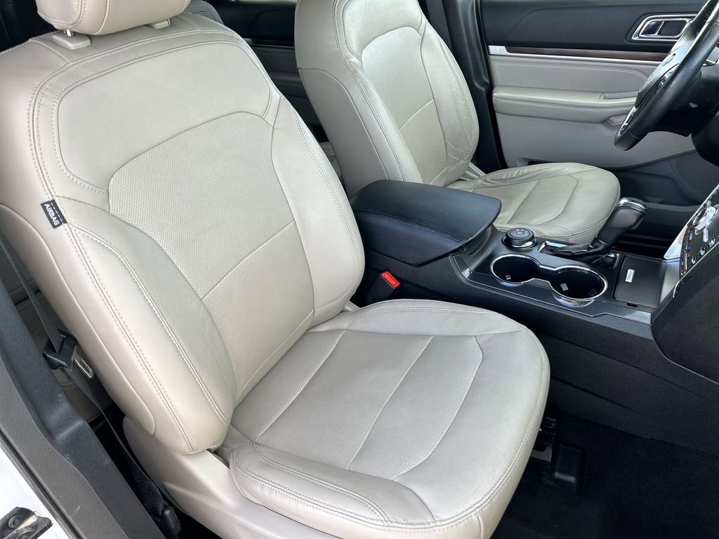 Used 2018 Ford Explorer Limited w/ Equipment Group 301A image 29
