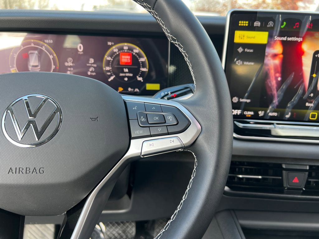 New 2026 Volkswagen Tiguan SE image 29