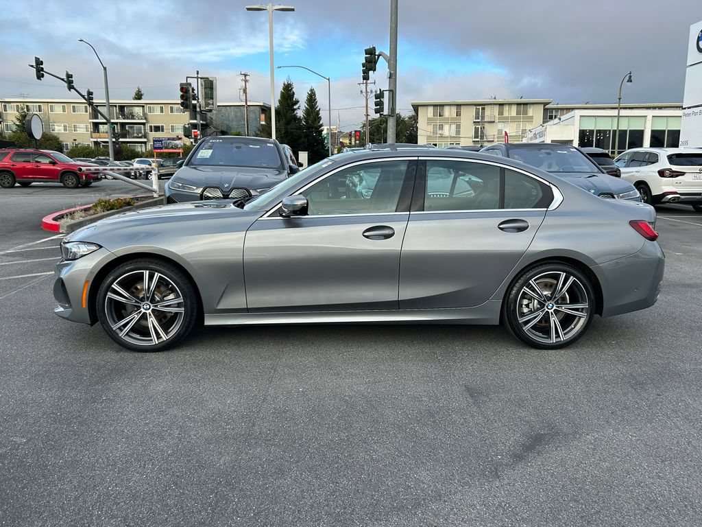 Used 2024 BMW 330i Sedan w/ Convenience Package RWD image 2