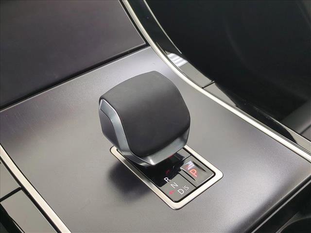 Certified 2026 Land Rover Range Rover Velar Dynamic SE image 12