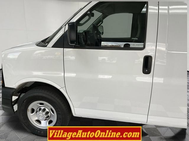 Used 2019 Chevrolet Express 2500 w/ Driver Convenience Package image 9