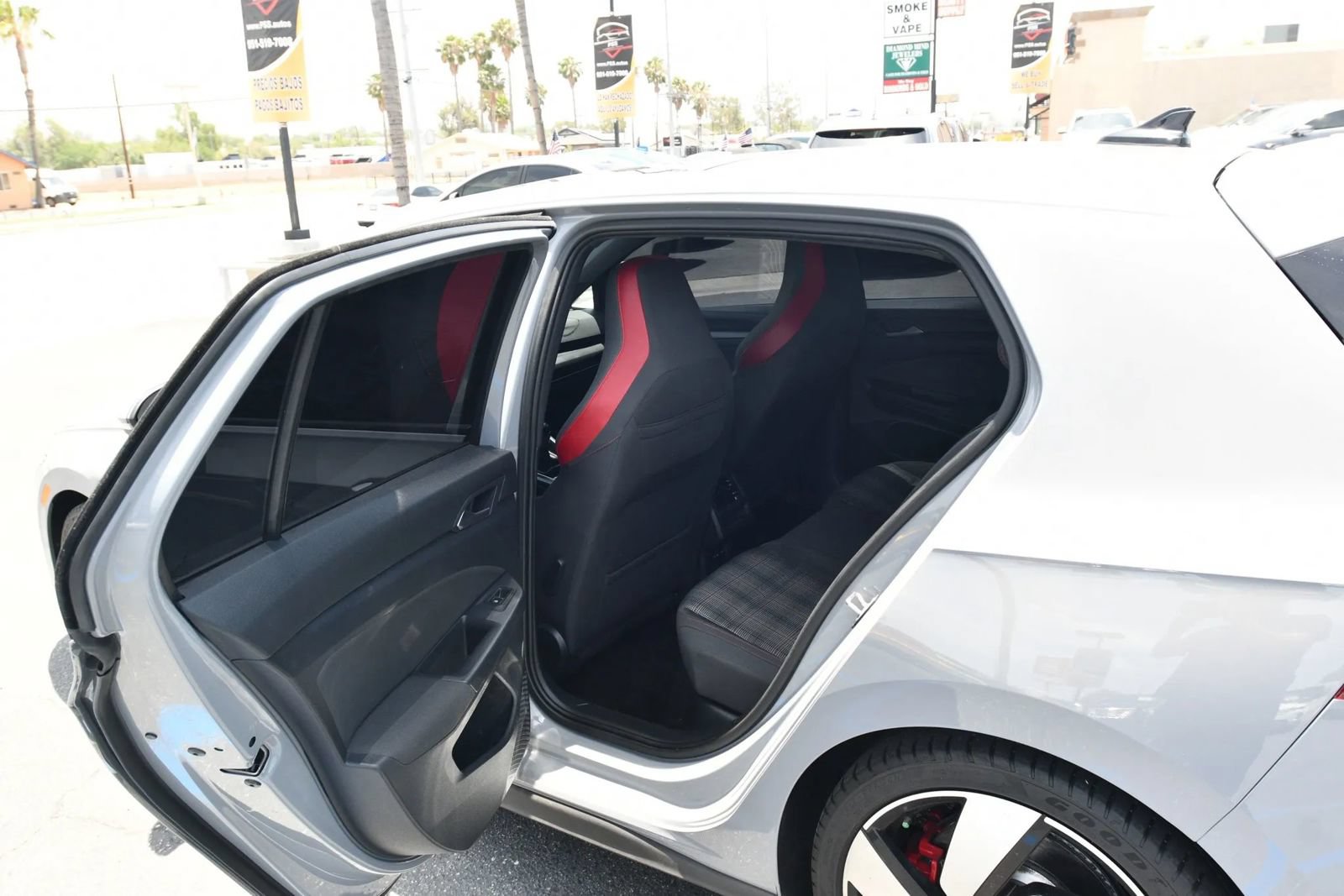 Used 2022 Volkswagen GTI SE FWD image 14