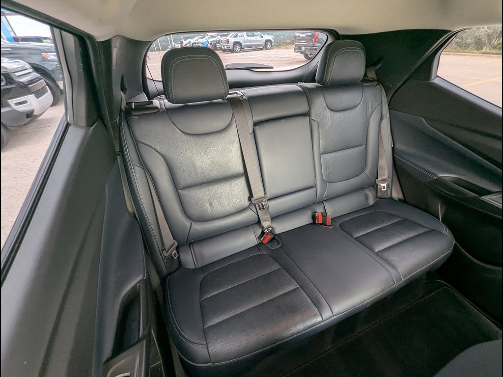 Used 2022 Chevrolet Bolt EUV LT w/ Convenience Package FWD image 21