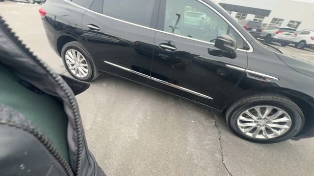 Used 2020 Buick Enclave Essence w/ Sound and Sites Package image 9
