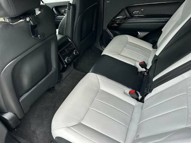 Used 2023 Land Rover Range Rover Sport SE Dynamic AWD/4WD image 14