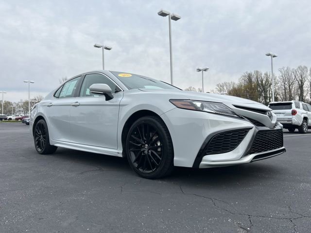 Used 2023 Toyota Camry XSE image 3