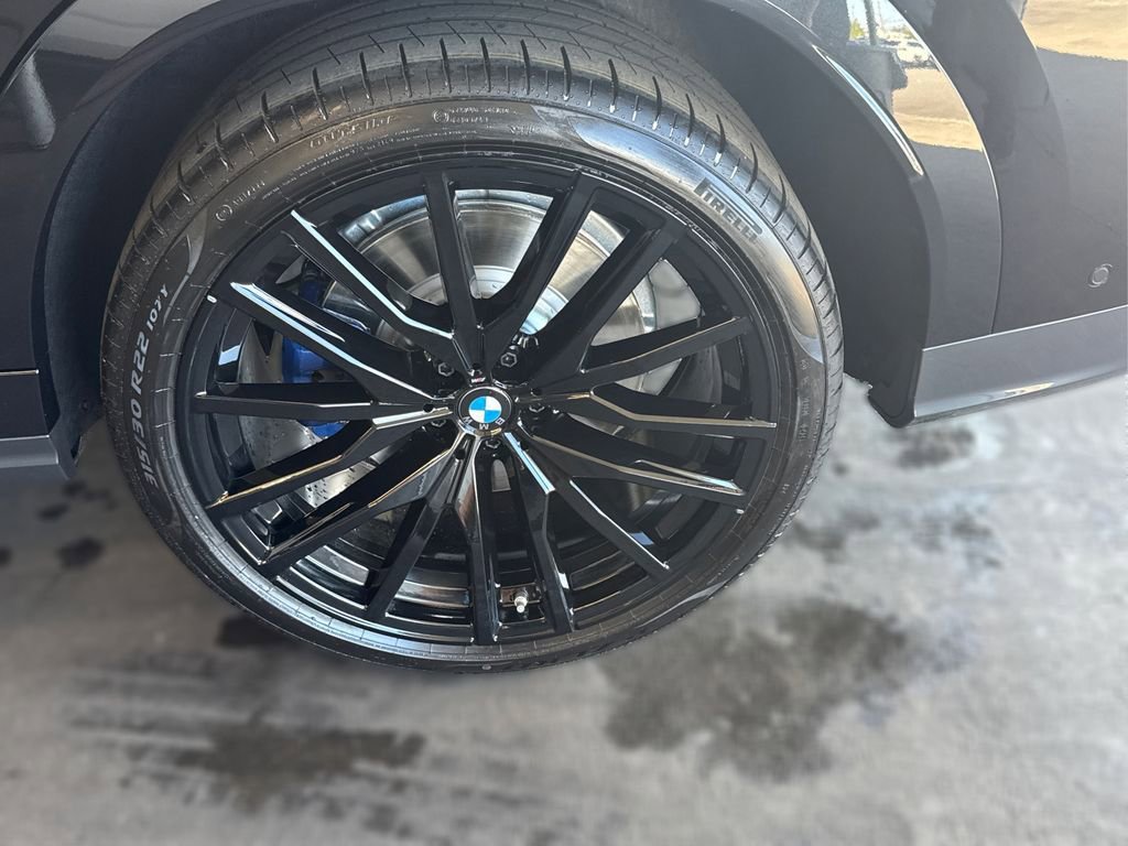 New 2026 BMW X6 M60i w/ Climate Comfort Package image 14