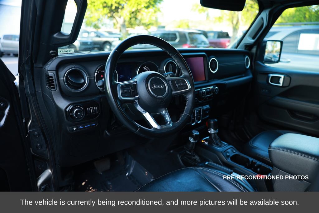Used 2022 Jeep Wrangler Unlimited Sahara image 17