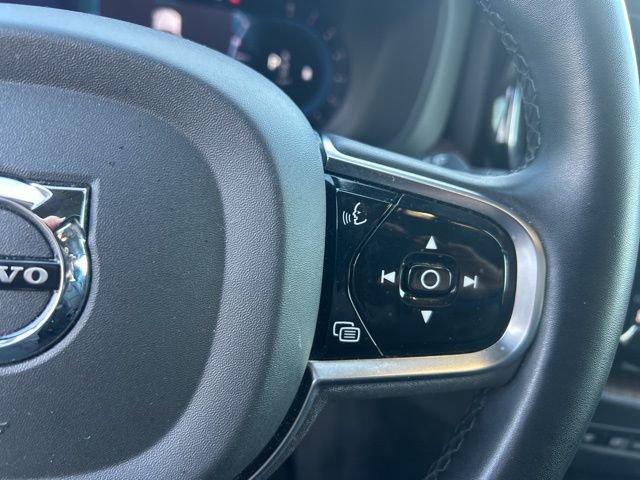 Used 2023 Volvo XC60 B5 Plus image 20