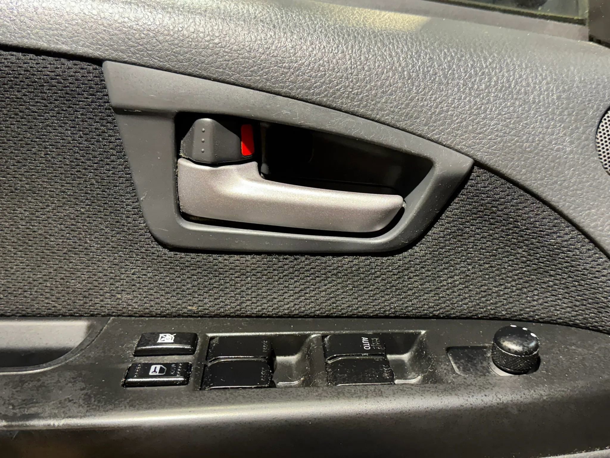 Used 2011 Suzuki SX4 Hatchback 4D image 10