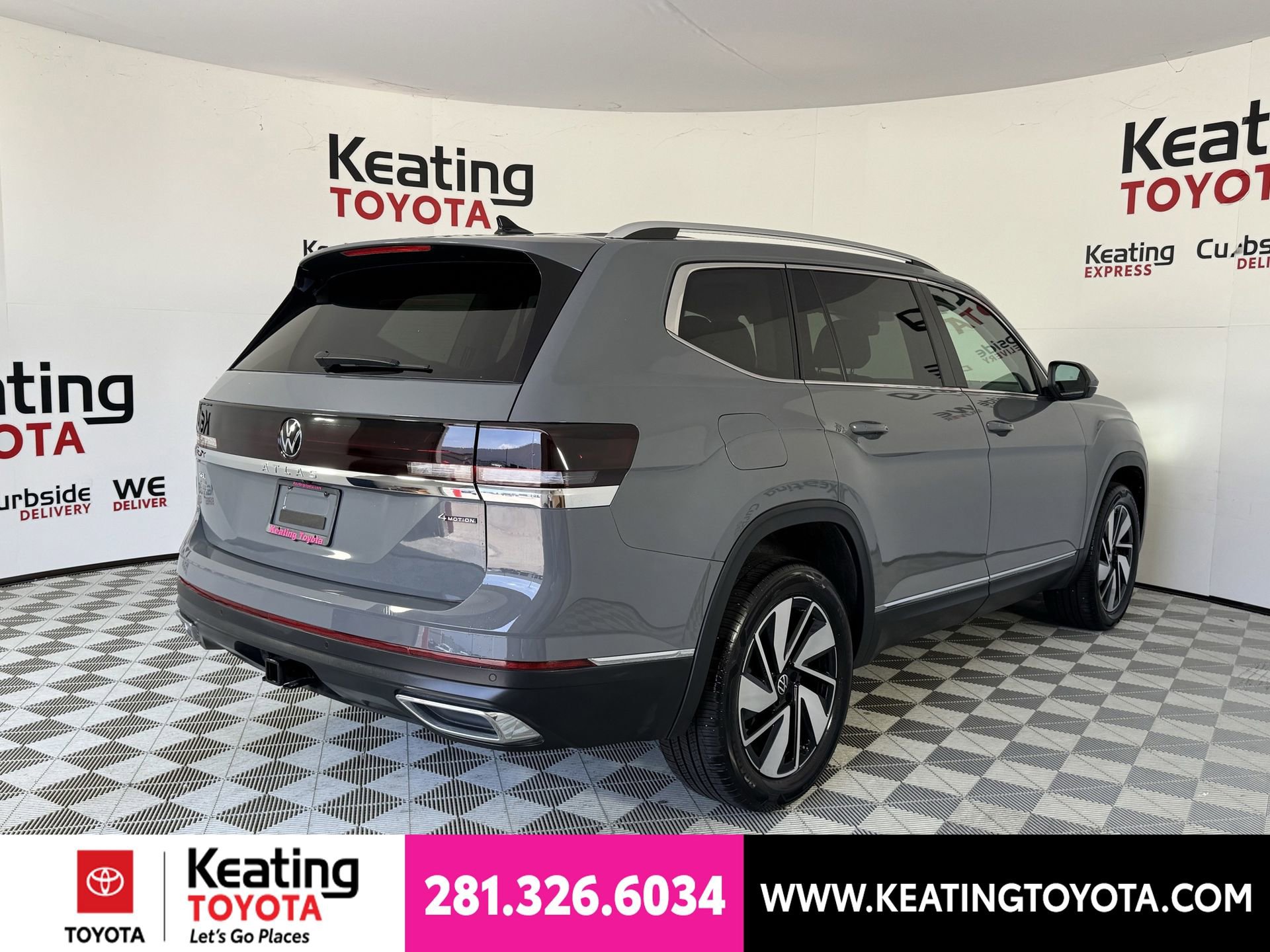 Used 2025 Volkswagen Atlas SEL AWD/4WD image 5