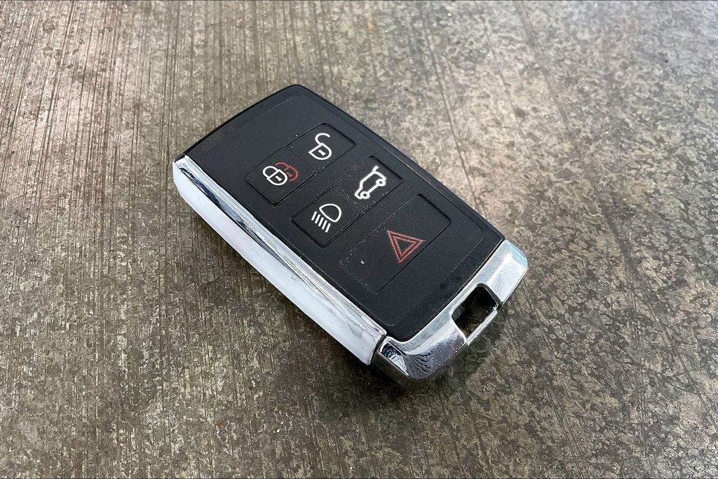 Used 2025 Land Rover Range Rover Sport Dynamic SE image 11