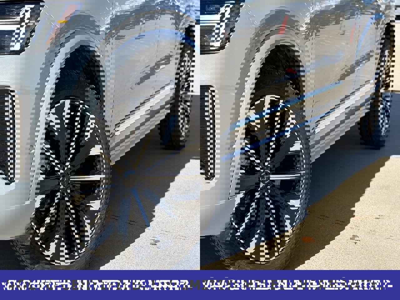 Certified 2025 Volvo XC90 B6 Plus image 9