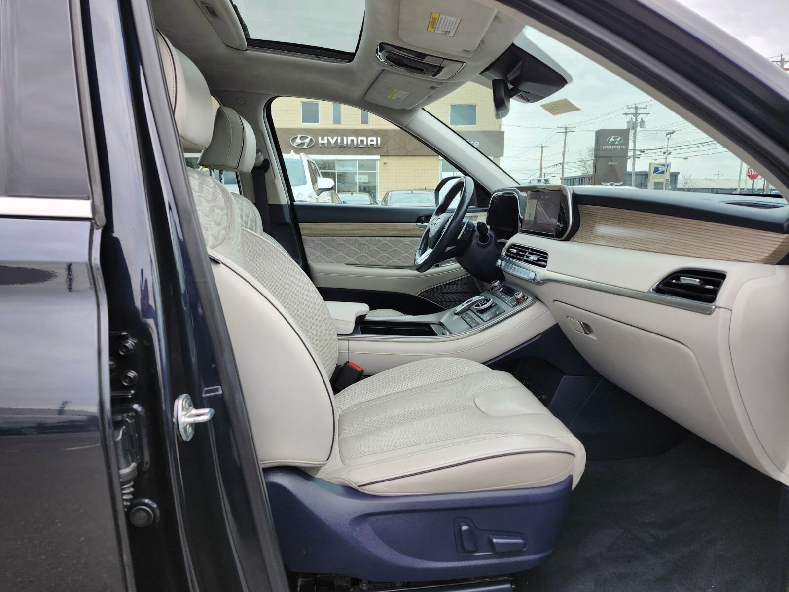 Used 2021 Hyundai Palisade Calligraphy image 11