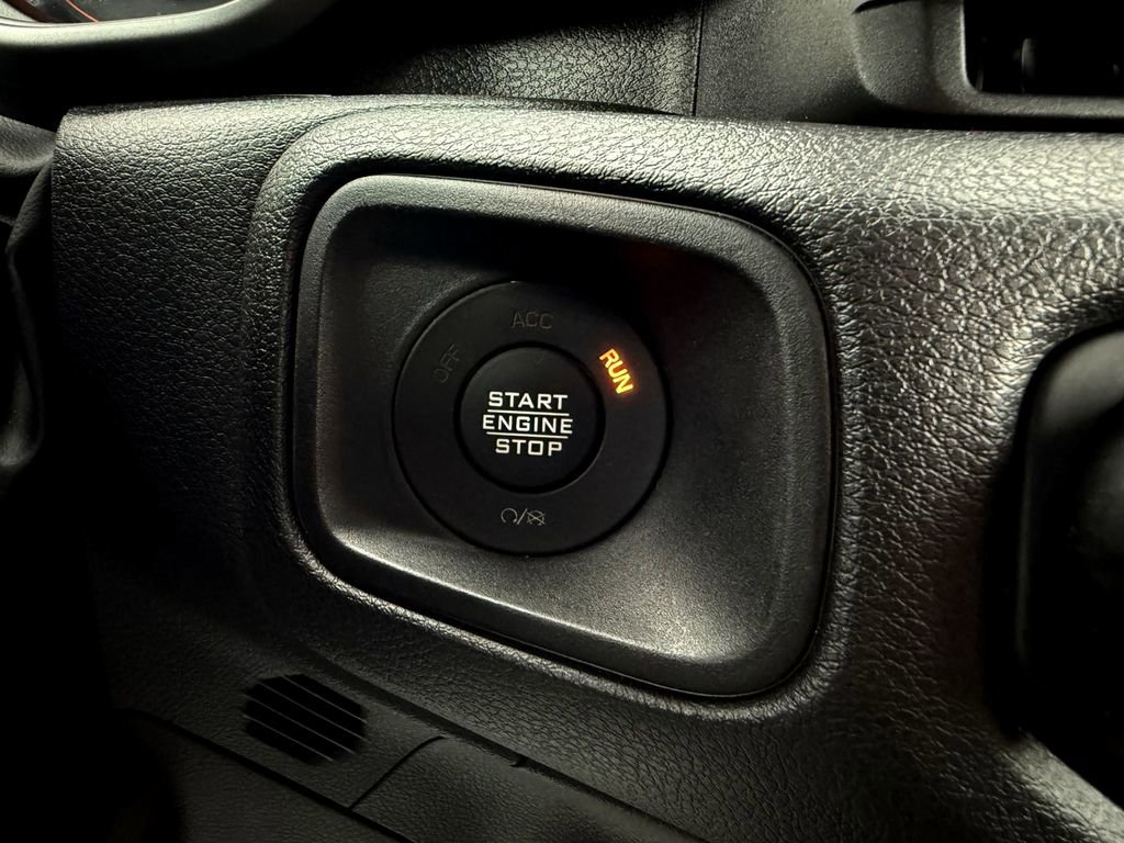 Used 2024 Jeep Gladiator Sport image 19