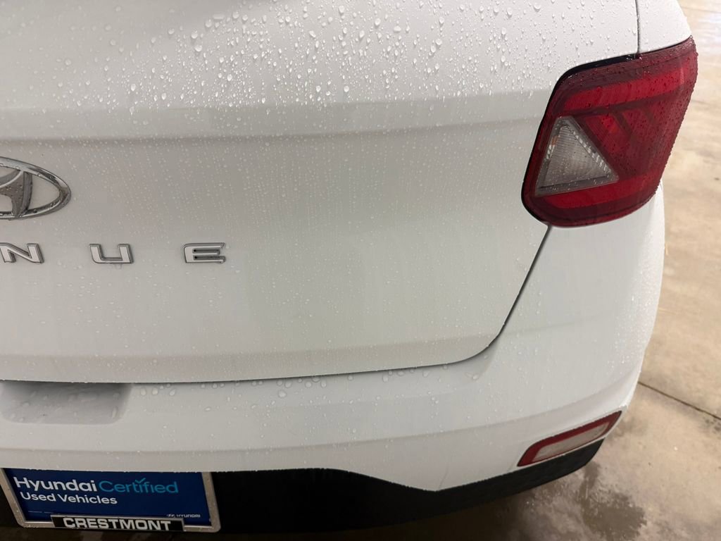 Certified 2022 Hyundai Venue SE w/ Cargo Package FWD image 12
