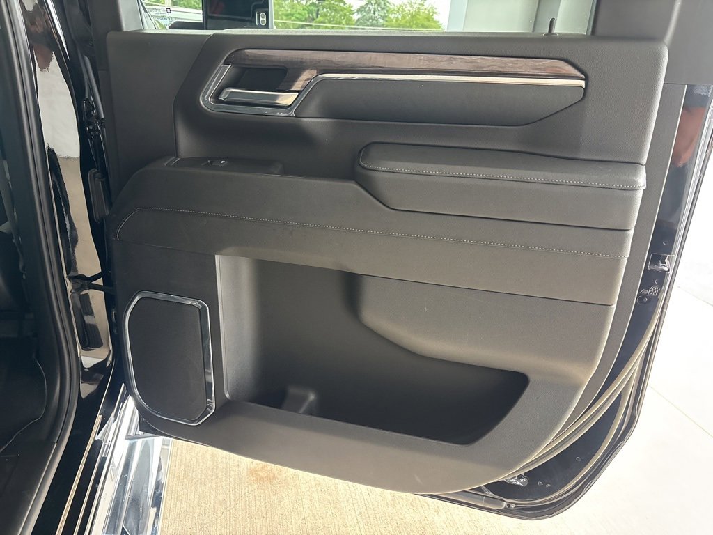 Used 2024 Chevrolet Silverado 2500 LTZ w/ LTZ Convenience Package image 27