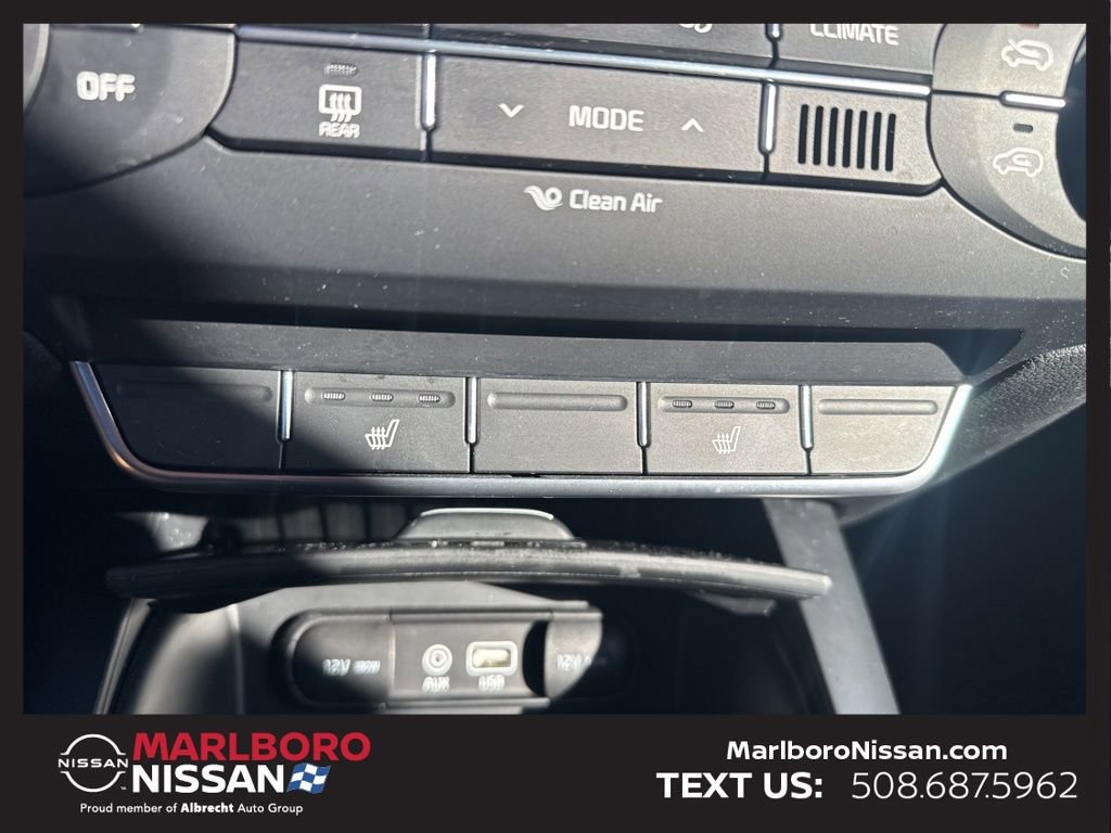 Used 2017 Kia Sorento LX w/ LX Convenience Package image 26