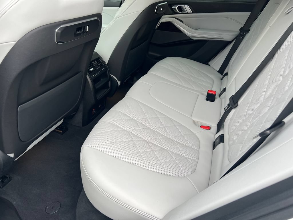 Used 2025 BMW X5 xDrive40i AWD/4WD image 12