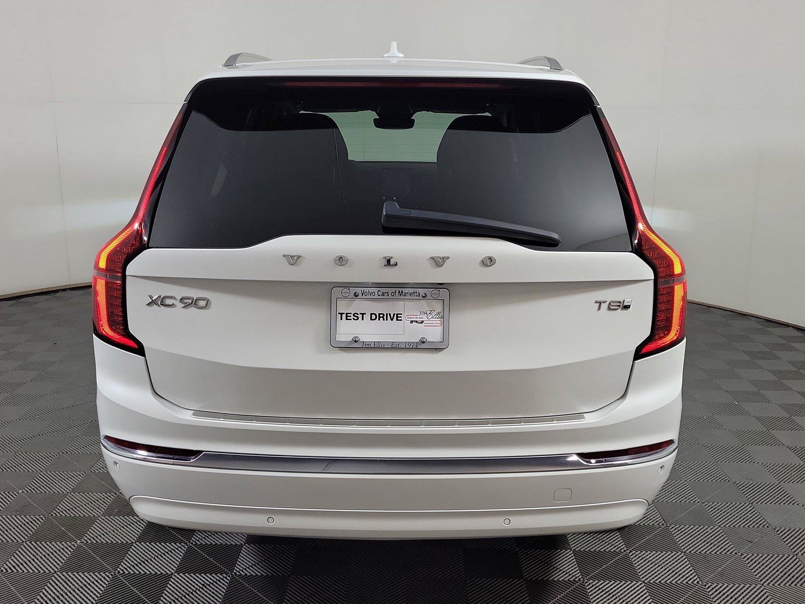 Certified 2025 Volvo XC90 T8 Plus w/ Protection Package Premier AWD/4WD image 5