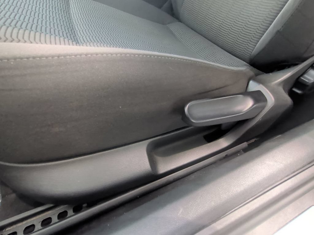 Used 2014 Volkswagen Beetle 2.5 FWD image 12