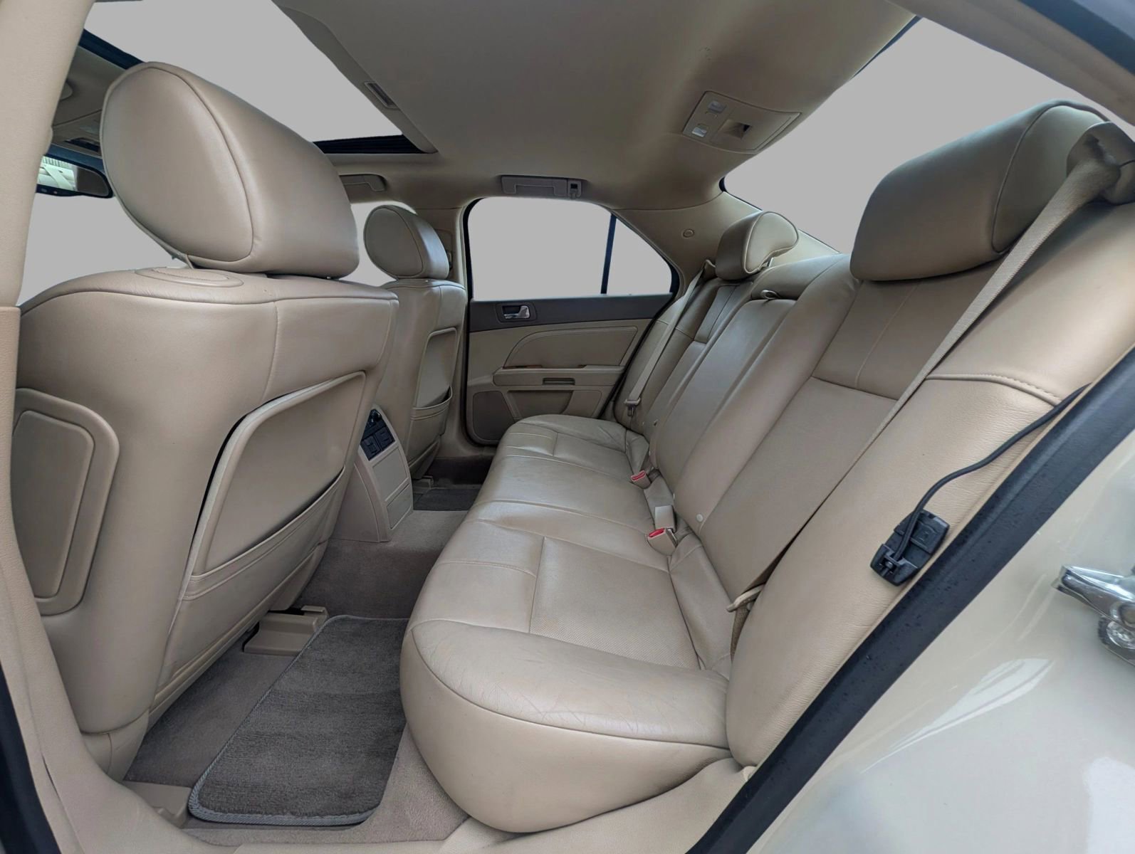 Used 2011 Cadillac STS RWD image 21