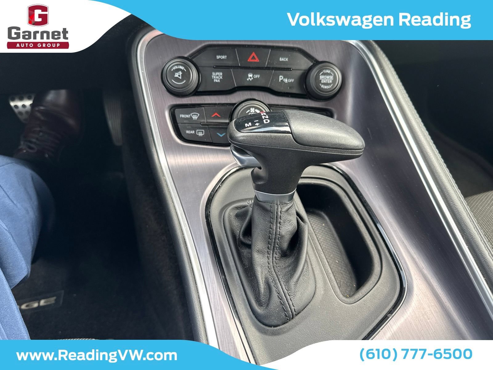 Used 2015 Dodge Challenger R/T RWD image 13
