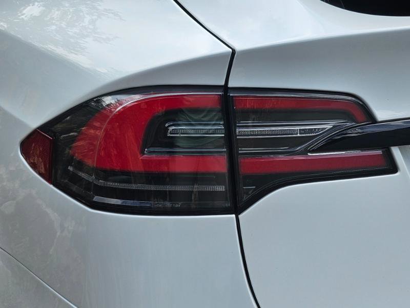 Used 2022 Tesla Model X AWD/4WD image 28