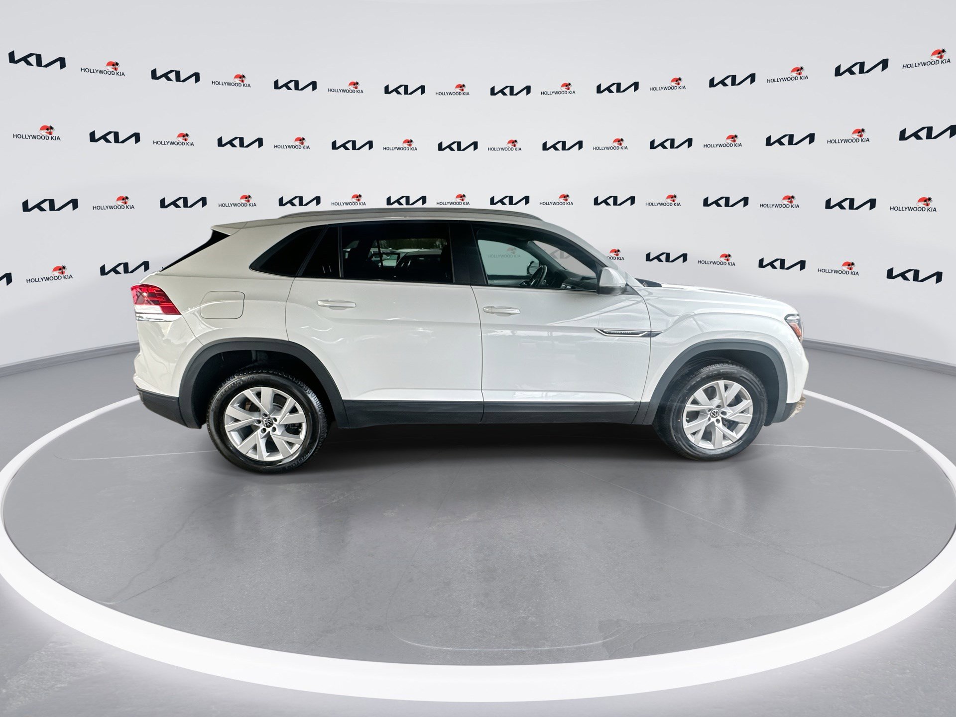 Used 2021 Volkswagen Atlas Cross Sport S image 9