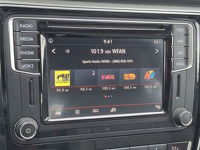 Used 2018 Volkswagen Passat 2.0T SE image 17