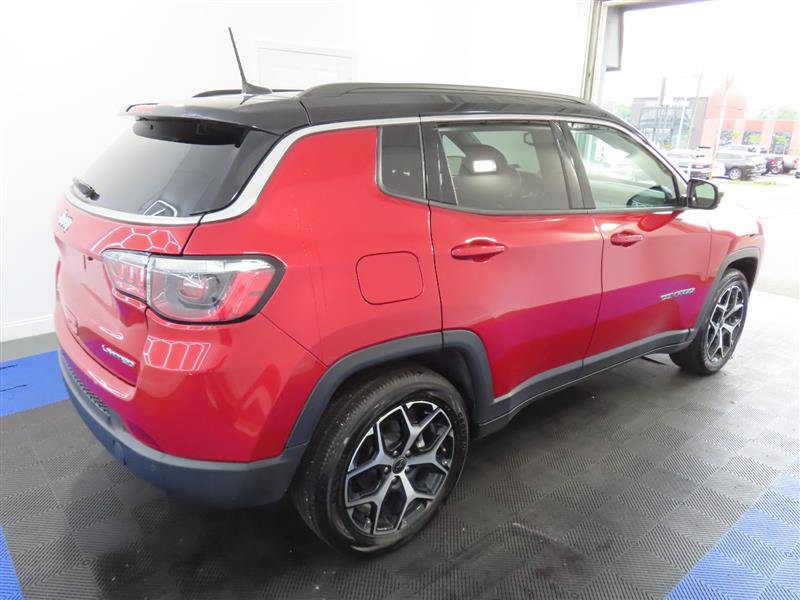 Used 2025 Jeep Compass Limited AWD/4WD image 15