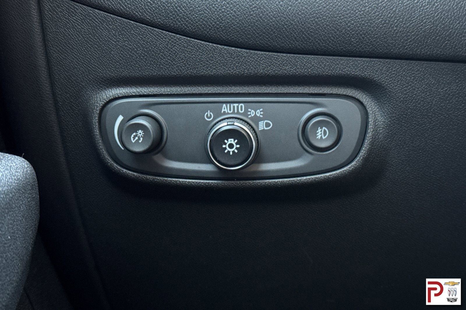 Used 2021 Chevrolet Equinox LT image 32