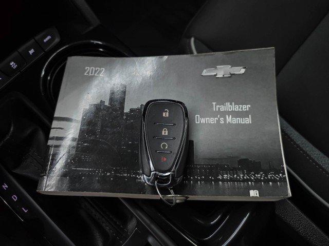 Used 2022 Chevrolet TrailBlazer LT AWD/4WD image 38