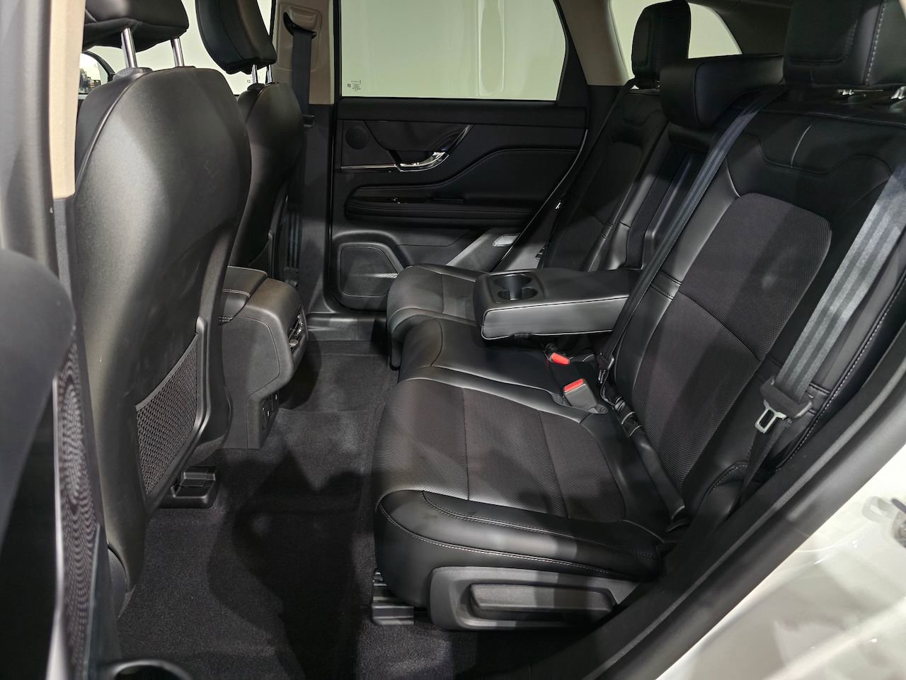 New 2026 Lincoln Corsair Premiere image 33