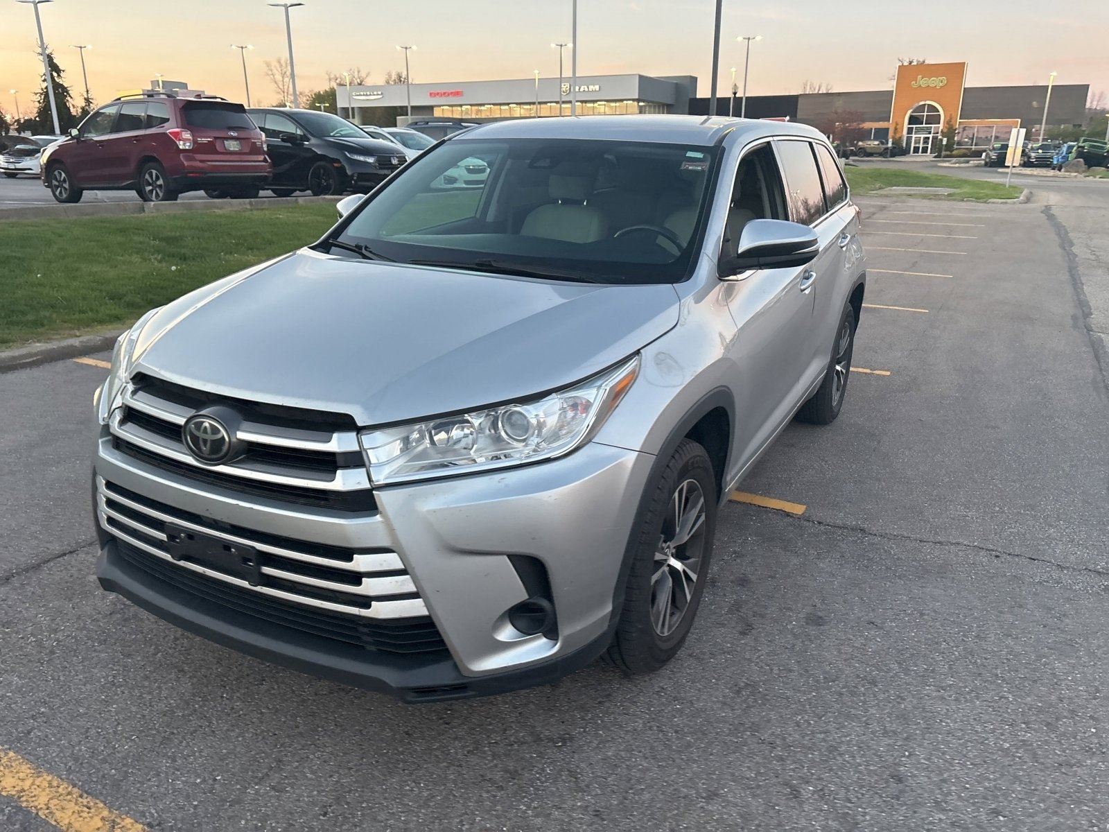 Used 2017 Toyota Highlander LE FWD image 12