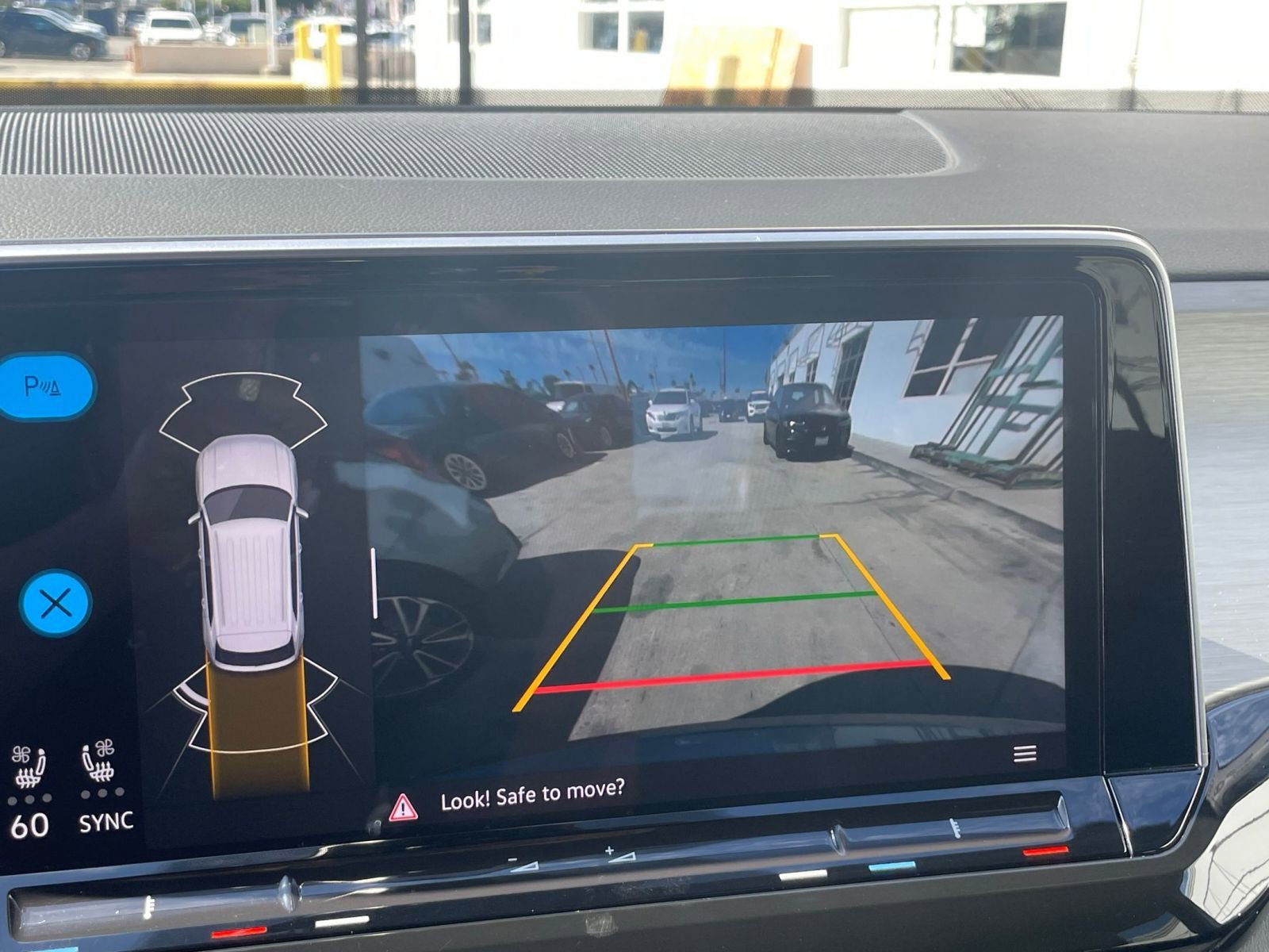 Used 2025 Volkswagen Atlas Cross Sport SE image 17