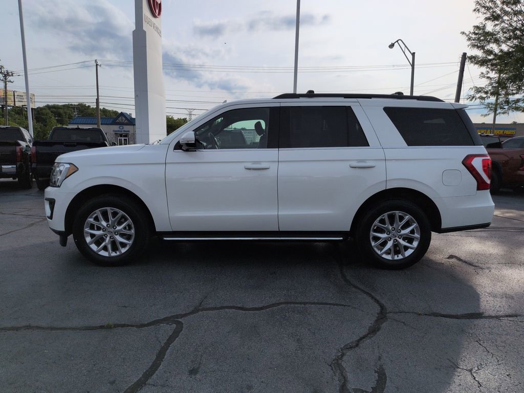 Used 2020 Ford Expedition XLT w/ Equipment Group 202A AWD/4WD image 2