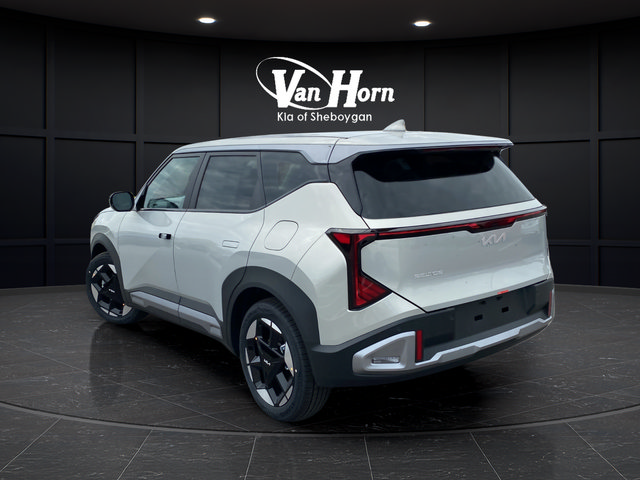 New 2027 Kia Seltos S FWD image 5