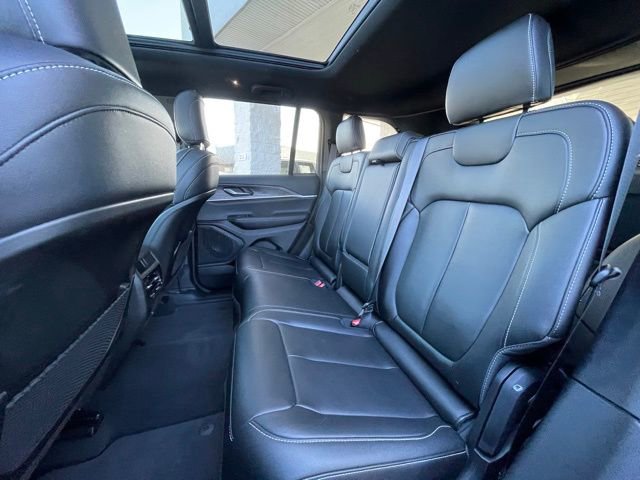 Used 2024 Jeep Grand Cherokee Limited w/ Black Appearance Package image 28