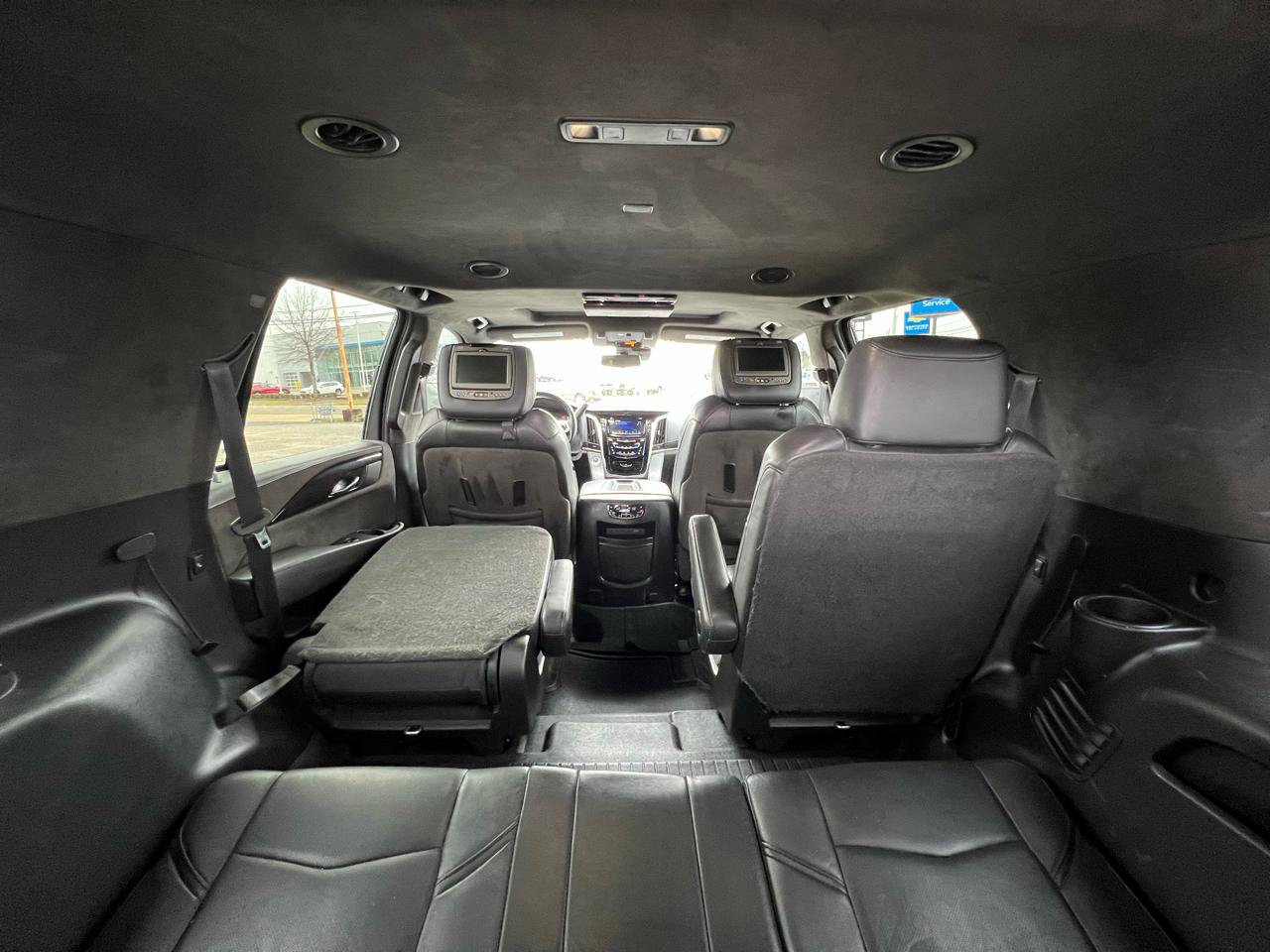 Used 2018 Cadillac Escalade Platinum image 37
