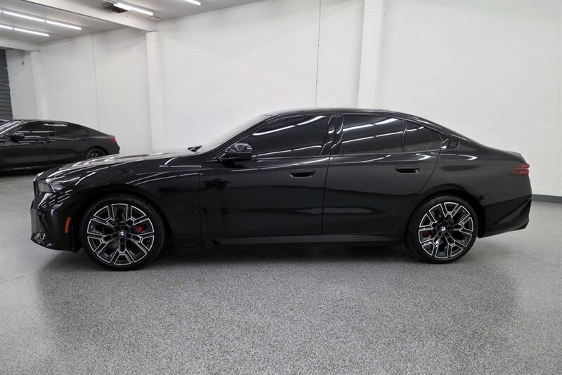 Used 2026 BMW 530i w/ M Sport Package RWD image 5