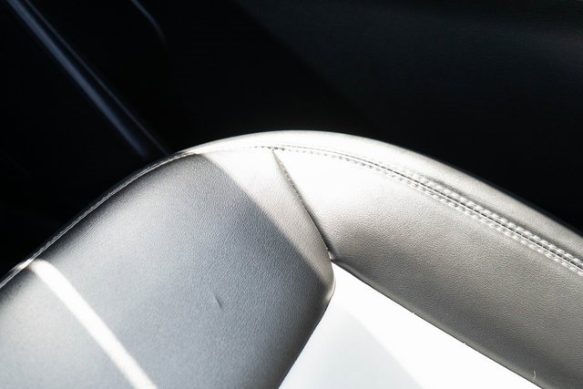 Used 2022 Ford Explorer XLT w/ Equipment Group 202A image 32