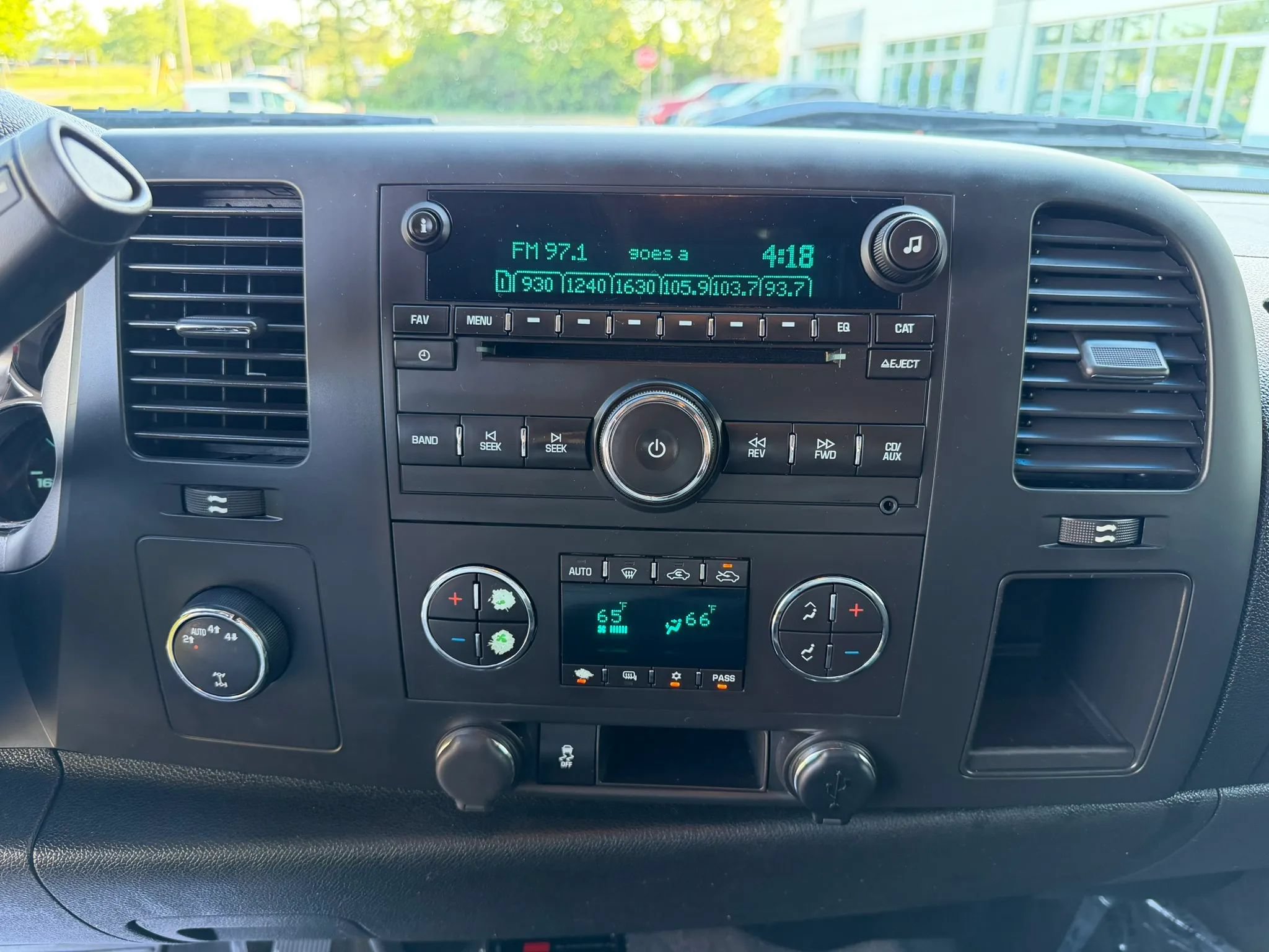 Used 2013 Chevrolet Silverado 1500 LT AWD/4WD image 19
