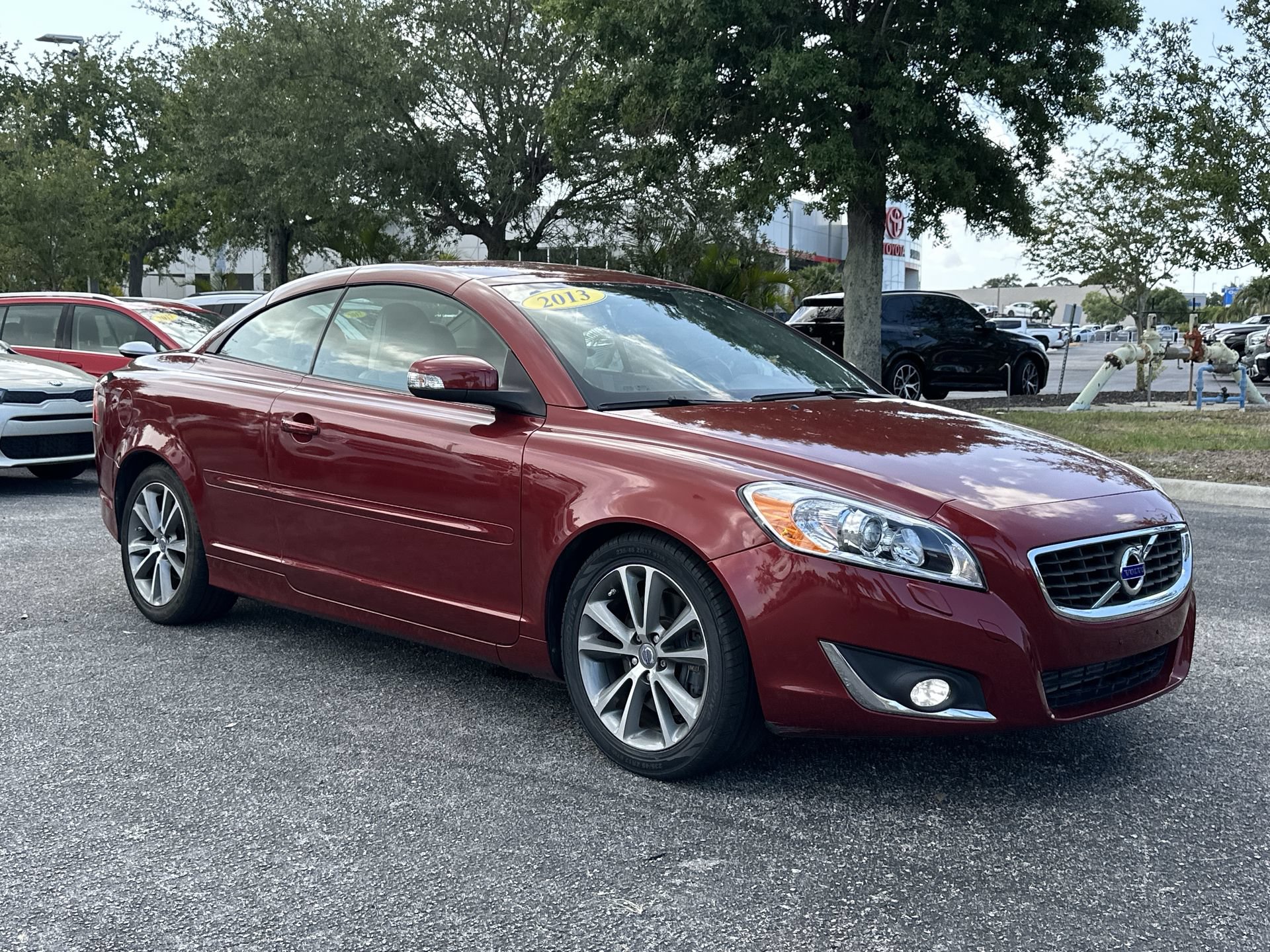 Used 2013 Volvo C70 T5 FWD image 2