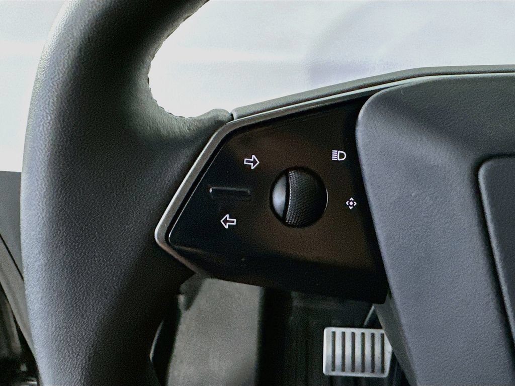 Used 2024 Tesla Cybertruck AWD Crew Cab image 24