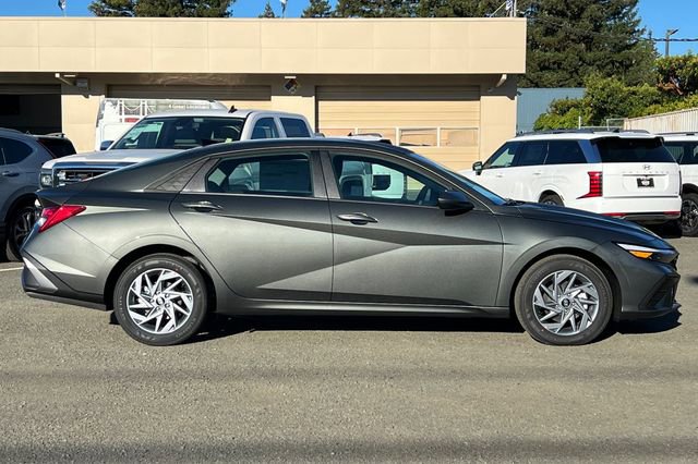 New 2026 Hyundai Elantra Blue image 5
