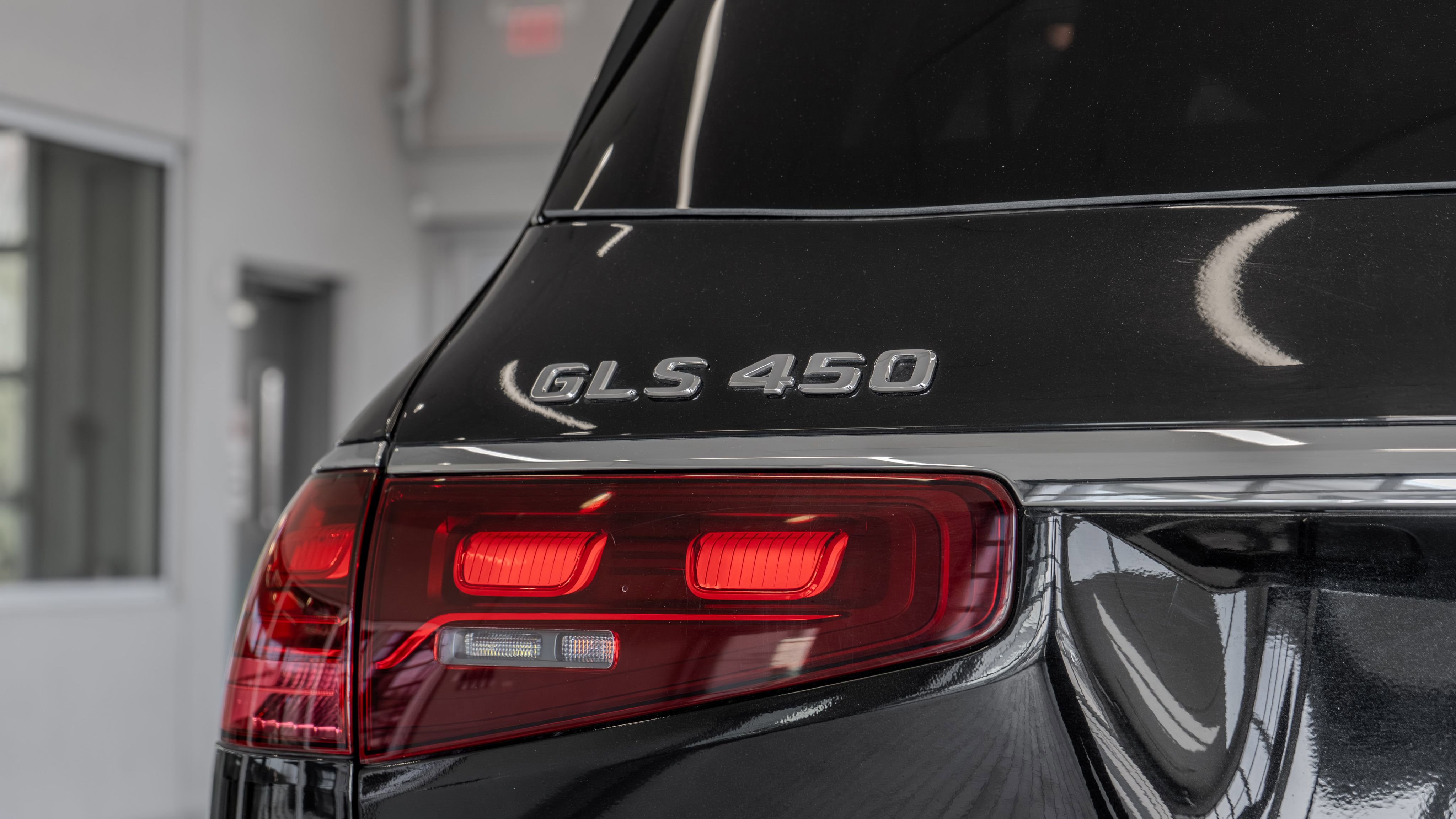 Certified 2025 Mercedes-Benz GLS 450 4MATIC w/ AMG Line Exterior image 22