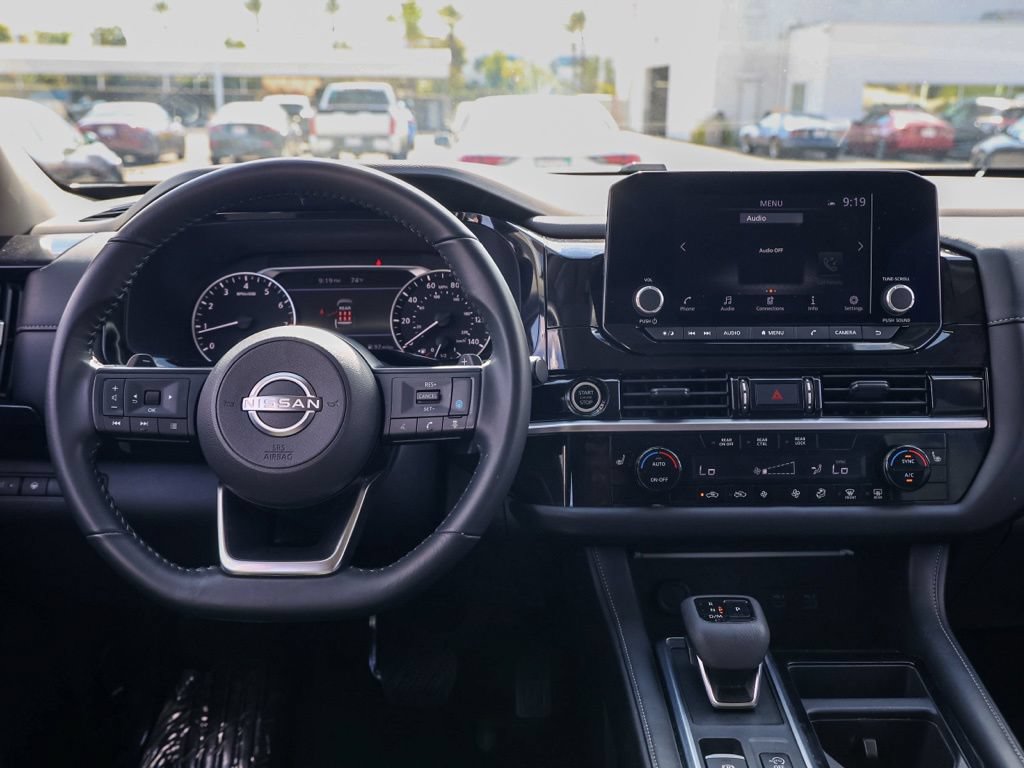 Used 2024 Nissan Pathfinder SV FWD image 21