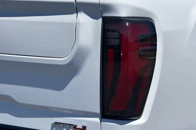 Used 2025 GMC Sierra 2500 AT4 w/ AT4 Premium Plus Package AWD/4WD image 50