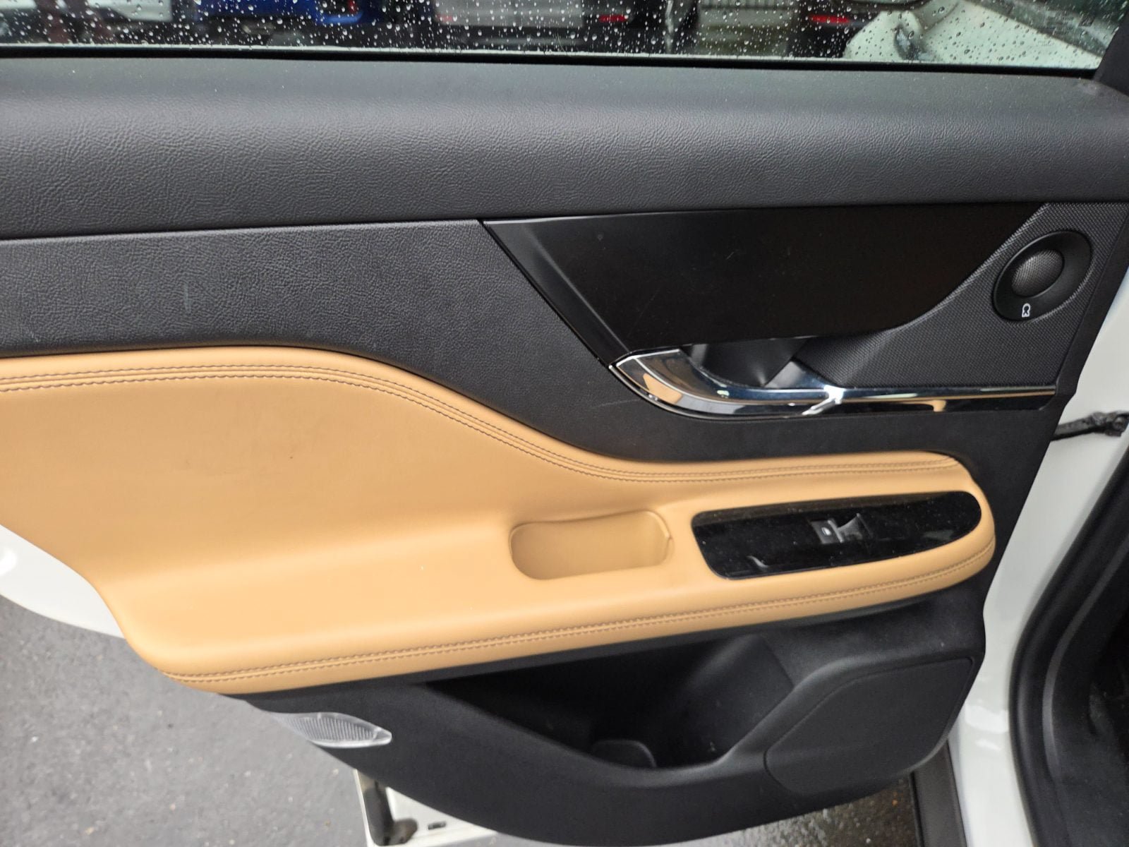 Used 2020 Lincoln Corsair Reserve FWD image 10